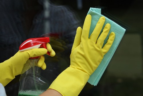 Stratford carpet cleaners providing a transparent price estimate for a residential property